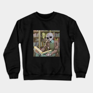 Believe in Yourself Funny an Alien reading a Book Crewneck Sweatshirt